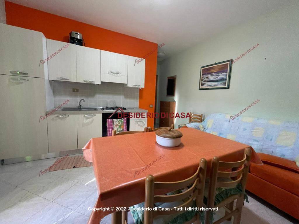 Appartamento in vendita a Campofelice di Roccella viale Himera, 18