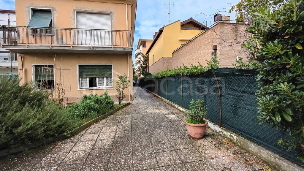 Appartamento in vendita a Pesaro via Ettore Mancini