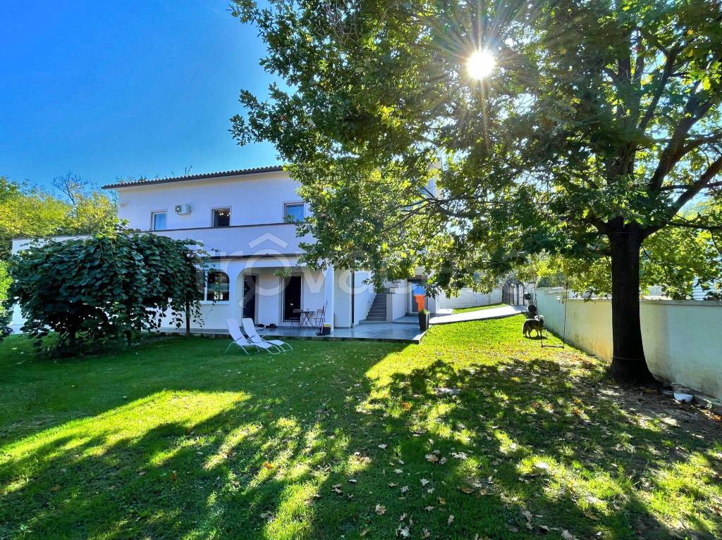 Villa Bifamiliare in vendita a Muggia via dei Mulini, 39