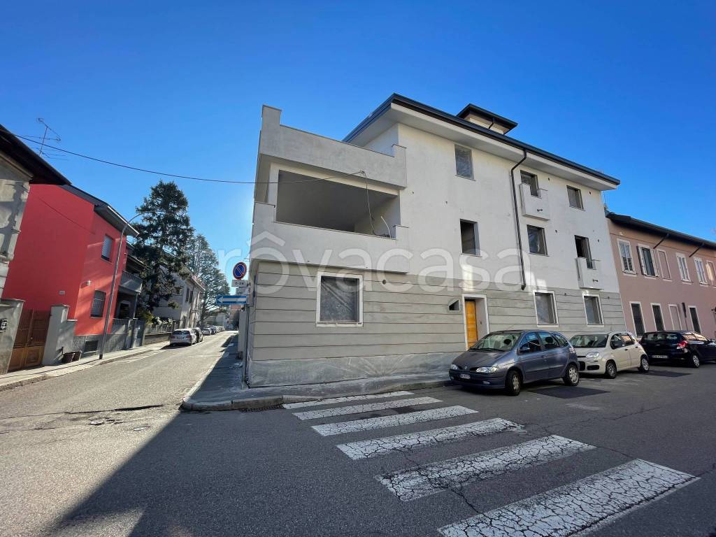 Appartamento in vendita a Legnano via Carlo Cattaneo, 65