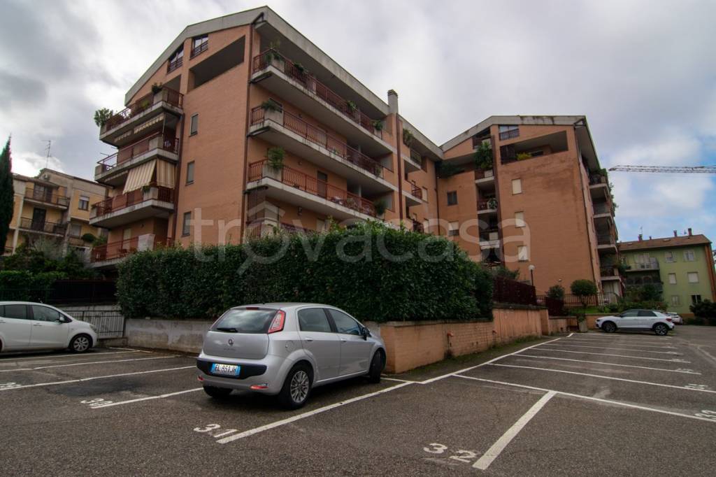 Appartamento in vendita a Corciano via Colomba Antonietti