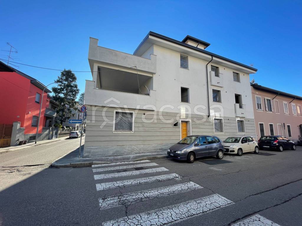 Appartamento in vendita a Legnano via Carlo Cattaneo, 65