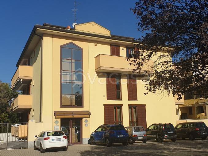 Appartamento in vendita a Trecate via Dottor Giacomo Perone