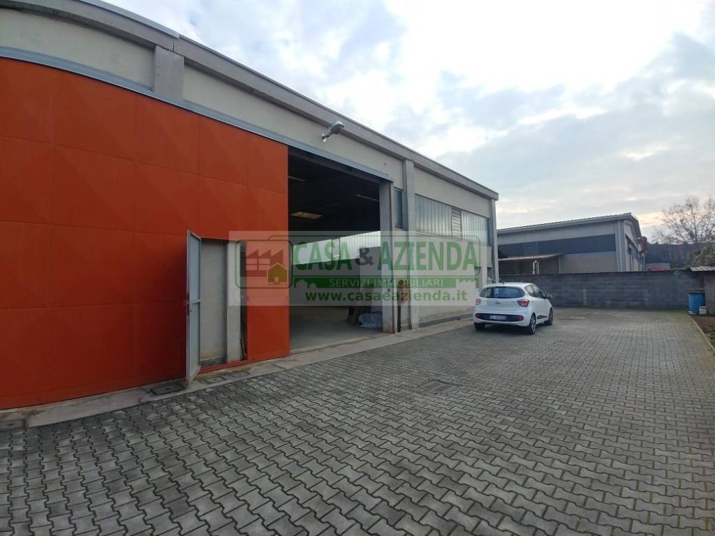 Capannone Industriale in vendita a Cernusco sul Naviglio via Pio La Torre, 3