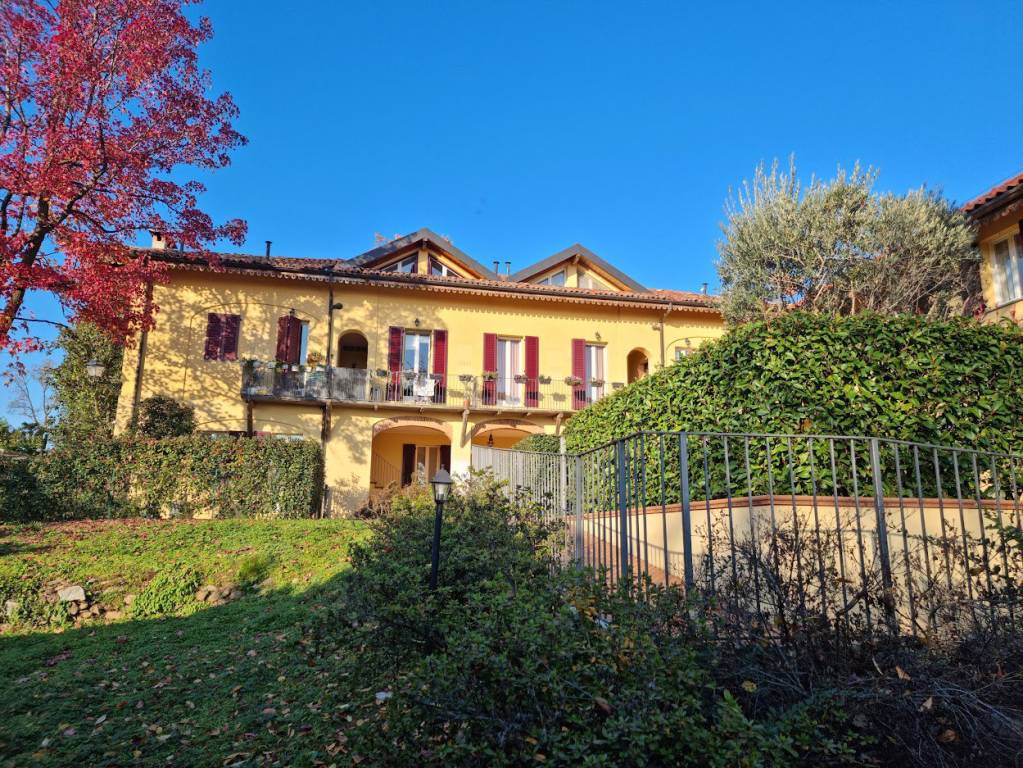 Appartamento in vendita a Carnago via Giuseppe Garibaldi