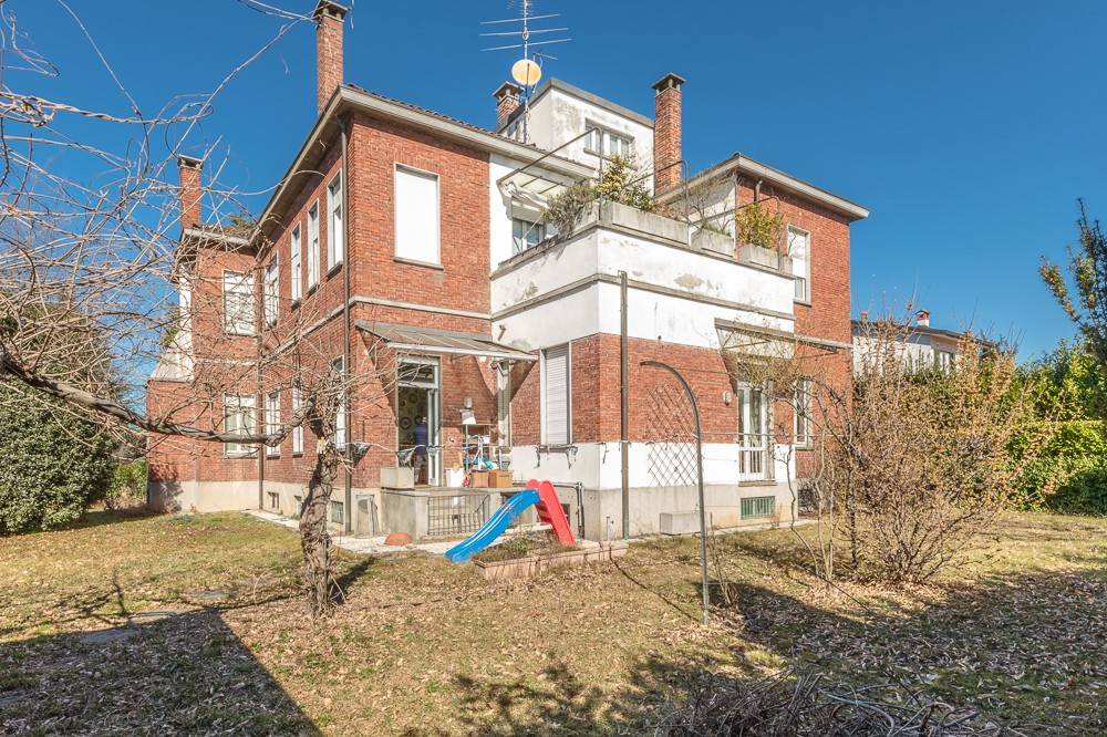 Villa Bifamiliare in vendita a Giussano via General Cantore, 29