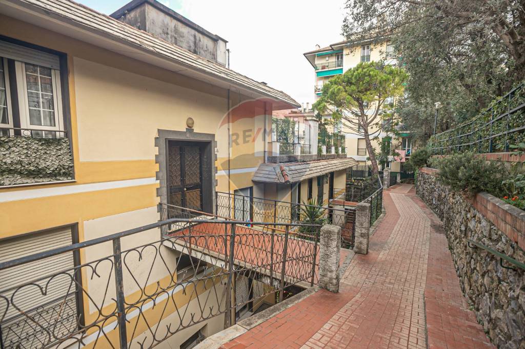 Appartamento in vendita a Genova via Giulio Tanini, 31