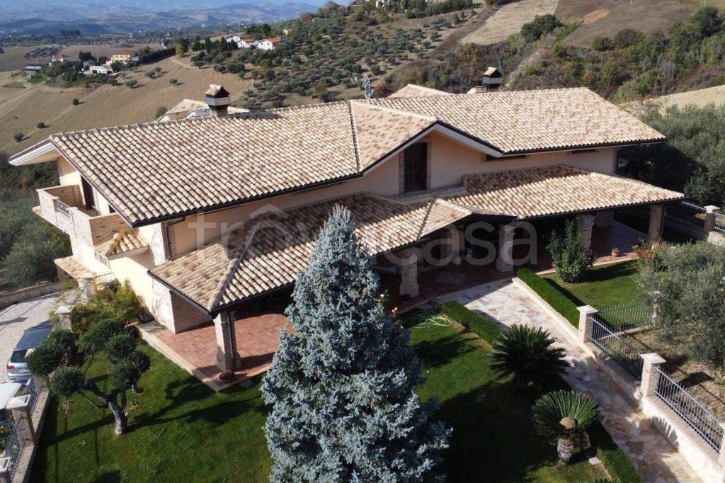 Villa Bifamiliare in in vendita da privato a Città Sant'Angelo