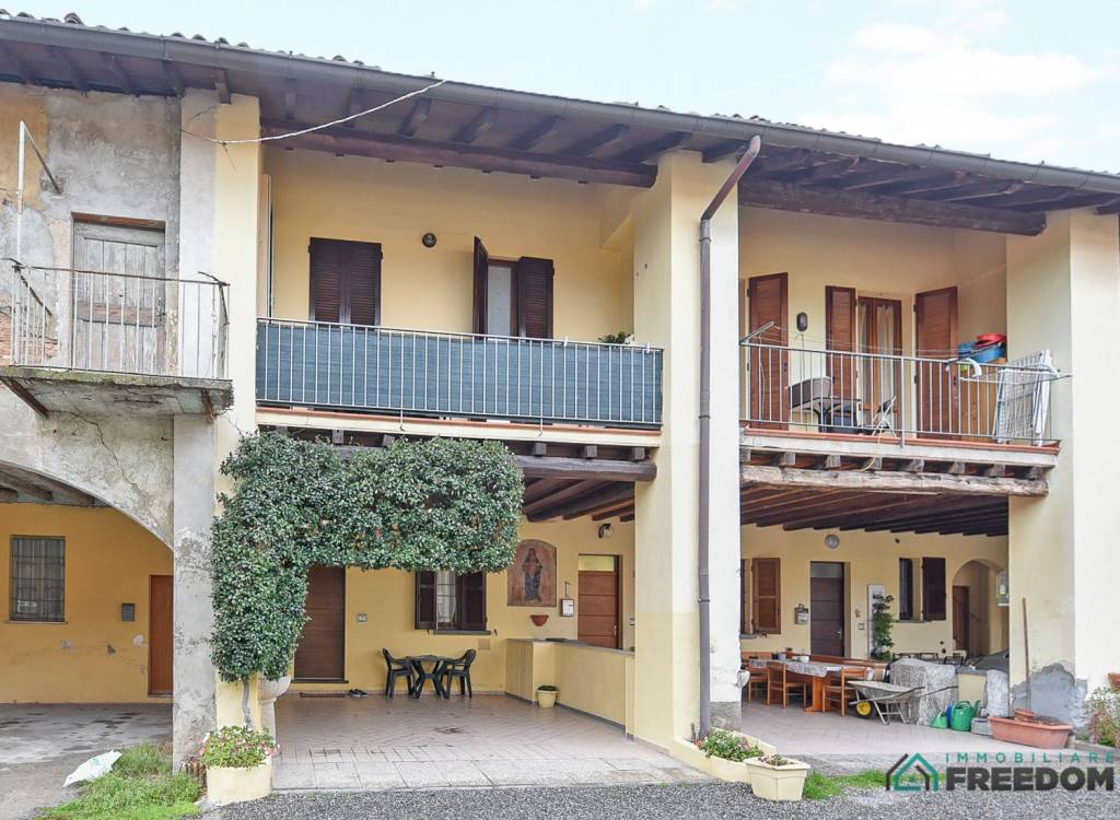 Casa Indipendente in vendita a Giussano cascina San Giovanni, 17