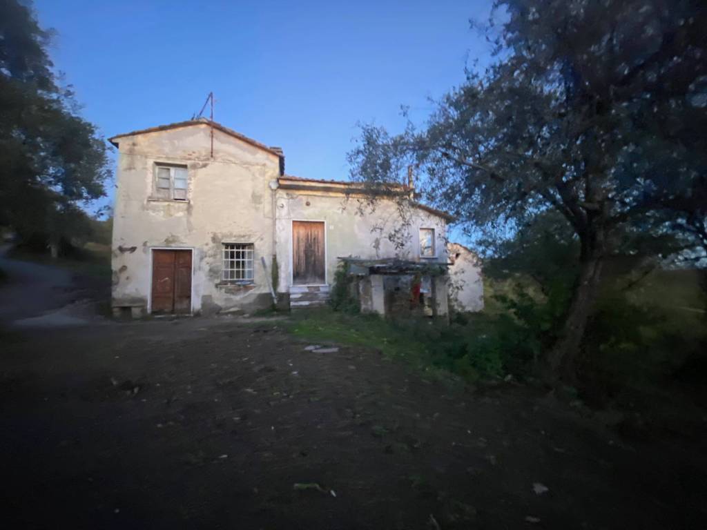 Casale in vendita a Sarzana via Ghigliolo Alto, 17