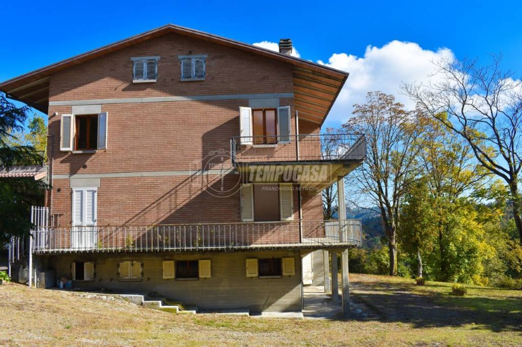 Villa Bifamiliare in vendita a Casina via Cà Matta 15