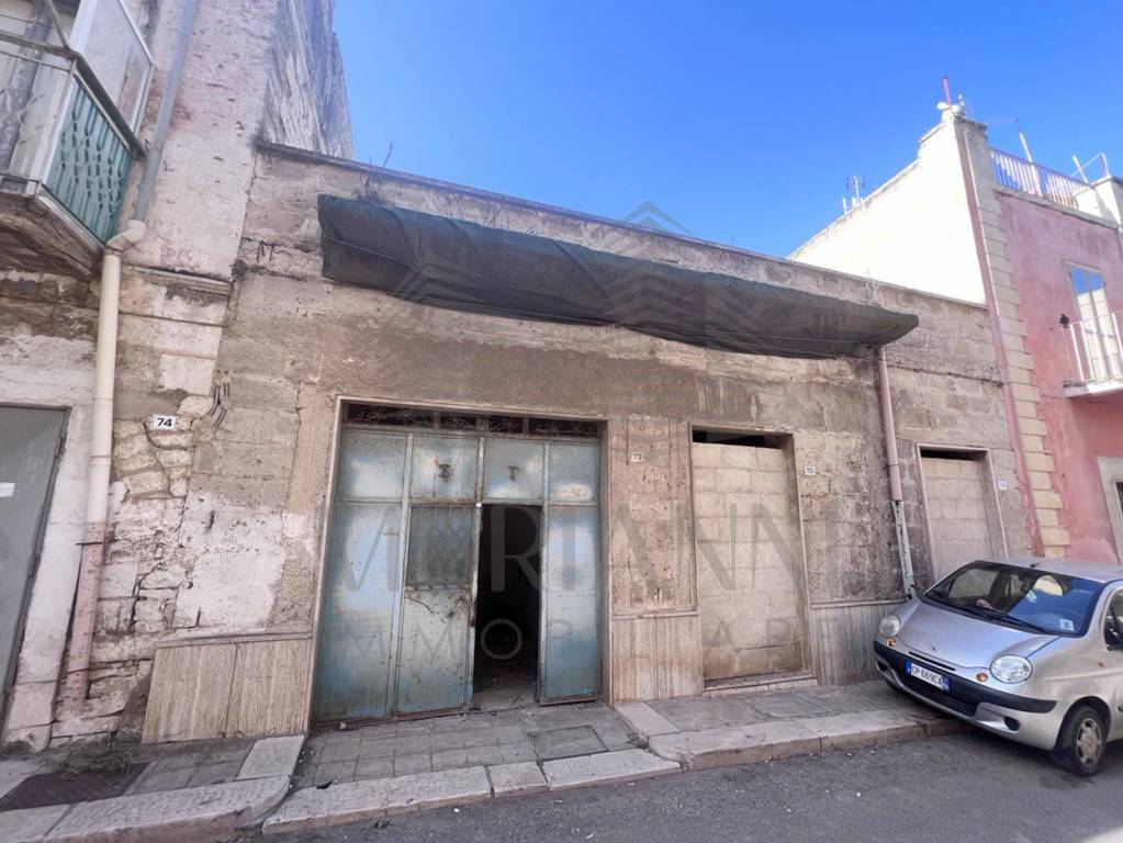 Intero Stabile in vendita a Sannicandro di Bari via Piave, 70