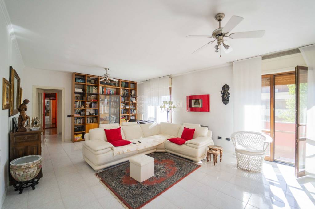 Appartamento in vendita a Mortara via Mirabelli 15