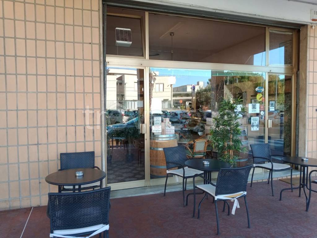 Bar in in vendita da privato a Massa piazza Alcide De Gasperi, 4