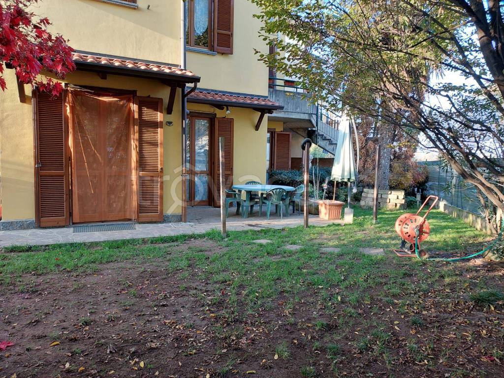Appartamento in vendita a Pontirolo Nuovo via Adige