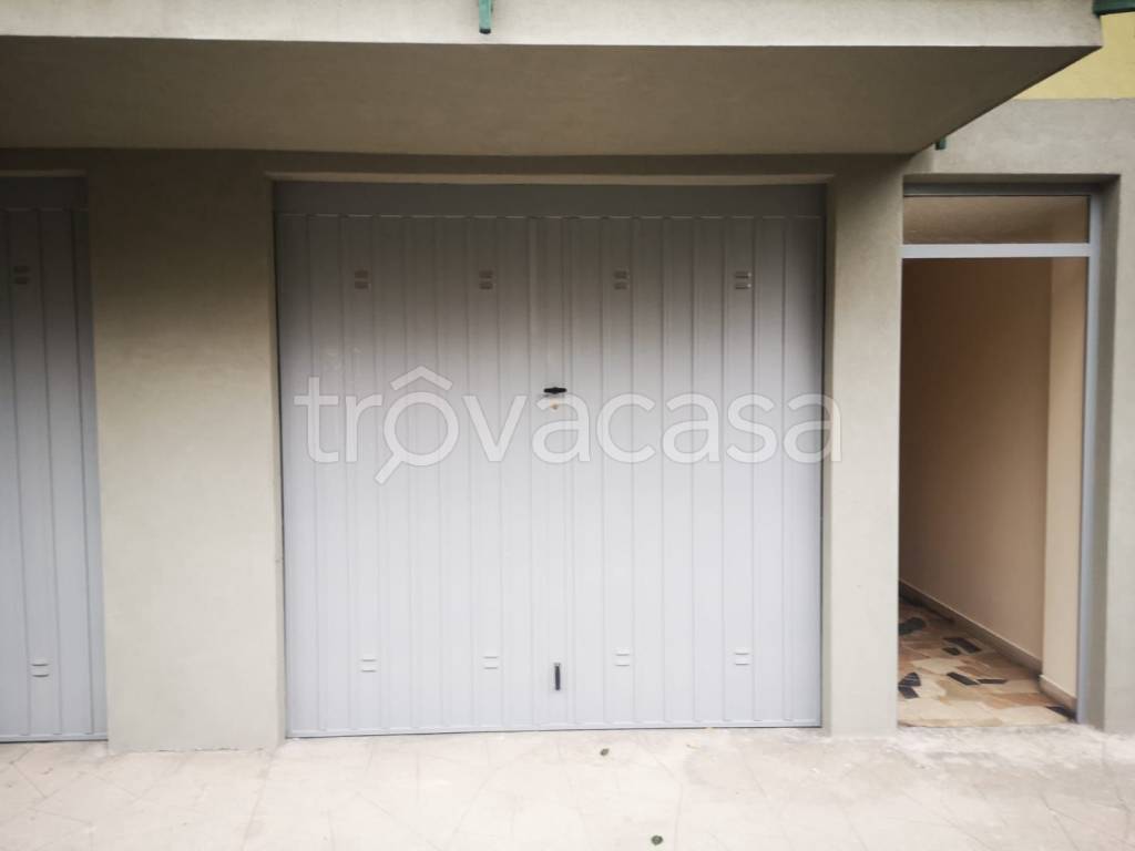 Garage in affitto a Ponteranica via Pontesecco, 28