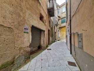 Garage in vendita a sant'agata de' goti piazza trieste