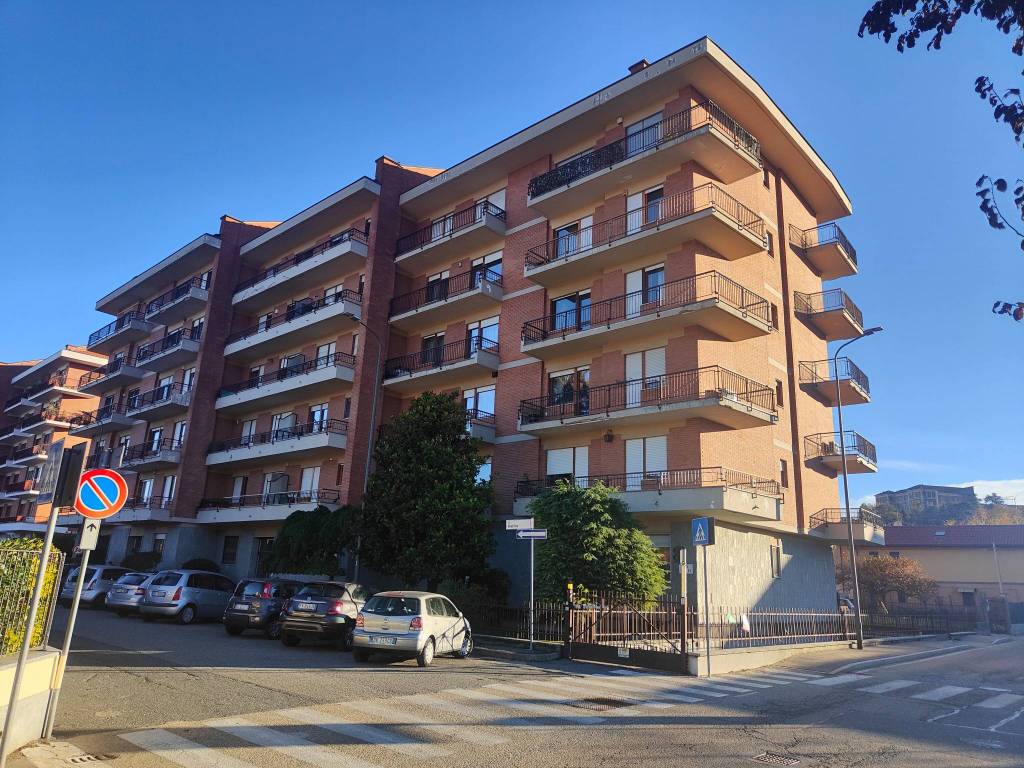 Appartamento in vendita a Rivoli via Valfrè, 2
