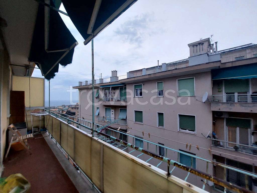 Appartamento in affitto a Genova via De Mari