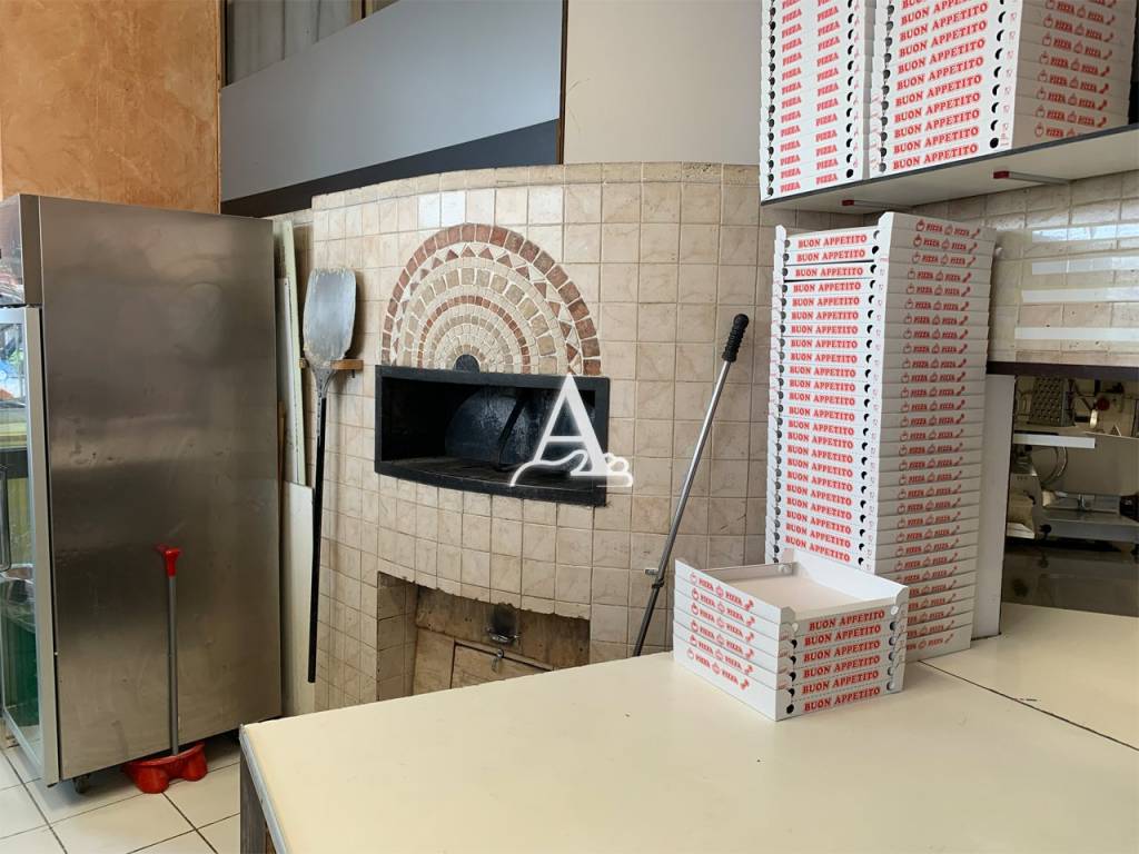 Pizzeria in vendita a Verona viale delle Nazioni, 19