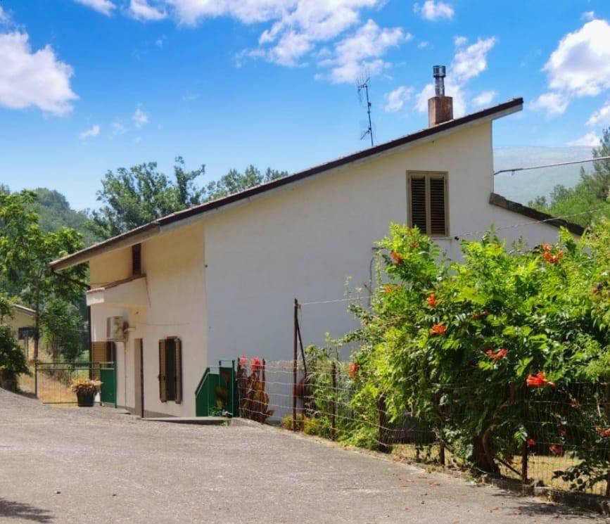 Casale in vendita a Manoppello contrada Vallone