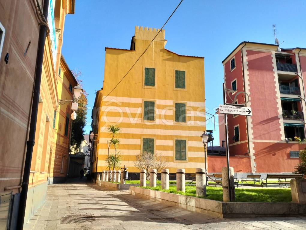 Appartamento in affitto a Varazze via Luca Corsale