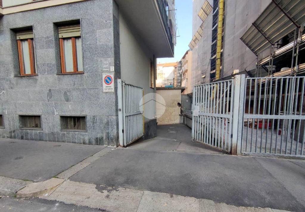 Garage in vendita a Torino via tiraboschi, 6