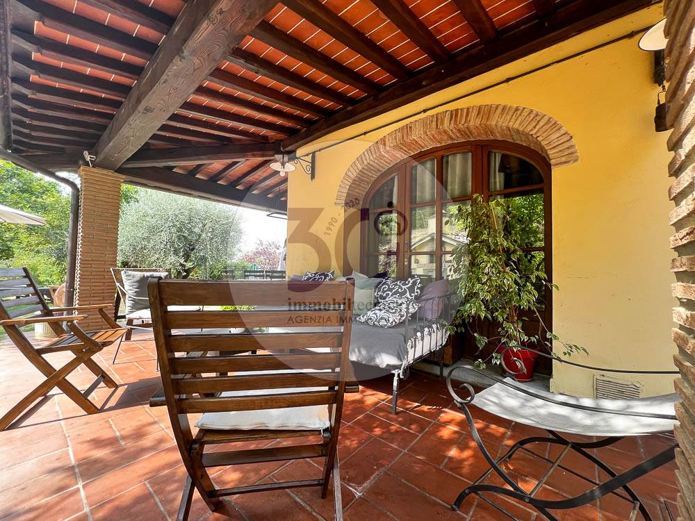 Casa Indipendente in vendita ad Arezzo staggiano