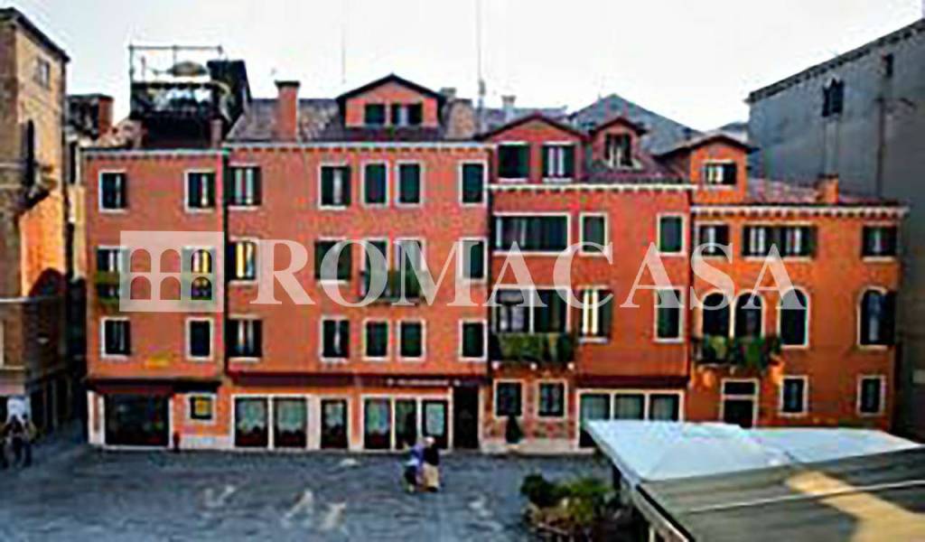Appartamento in vendita a Venezia via Santa Maria del Giglio