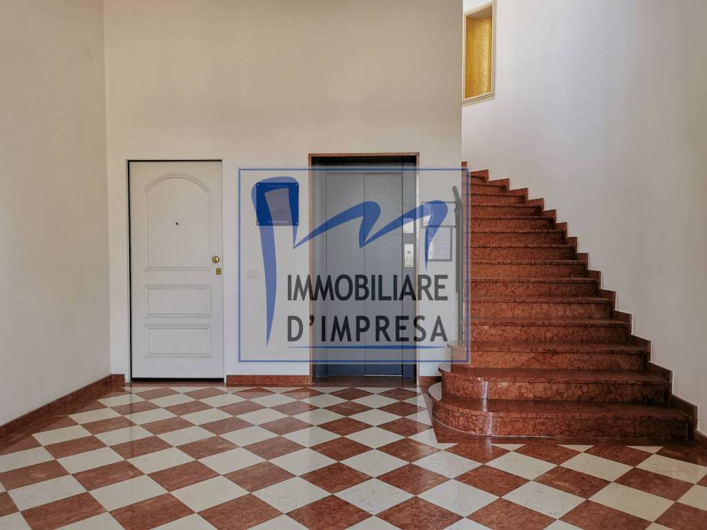 Ufficio in affitto a Parma via Emilia Ovest