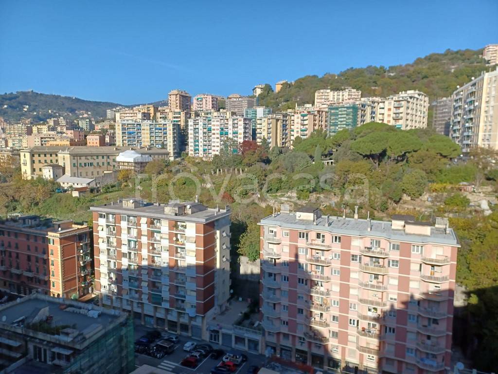 Appartamento in vendita a Genova via Francesco Pastonchi, 80