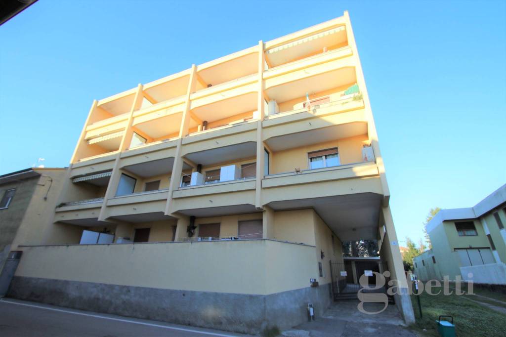 Appartamento in vendita a Ferno via Santa Maria, 26