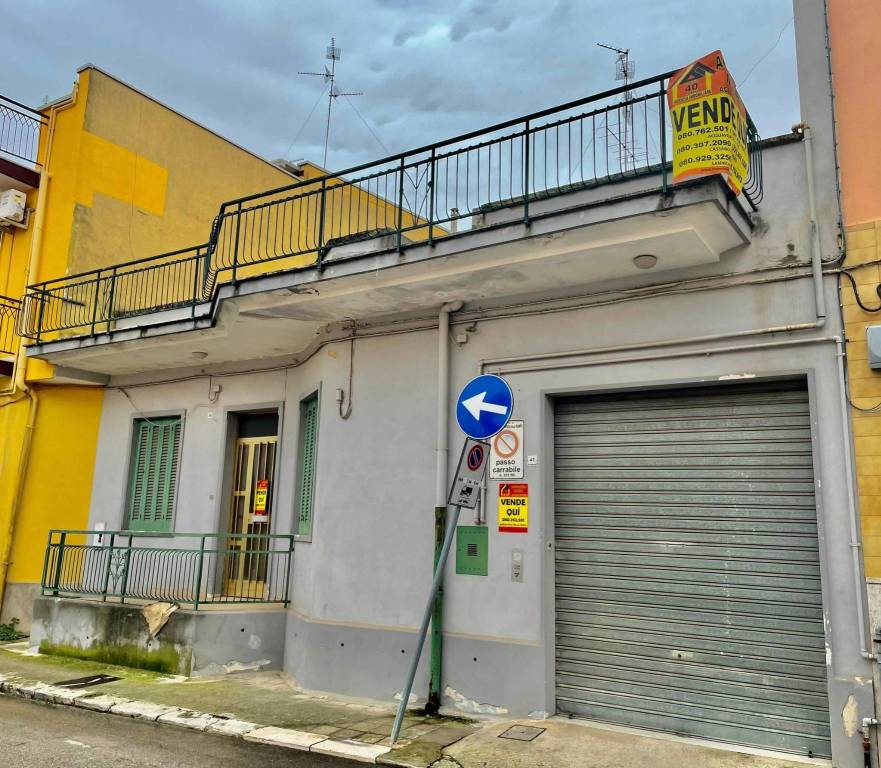 Casa Indipendente in vendita ad Acquaviva delle Fonti via Vincenzo Cirielli