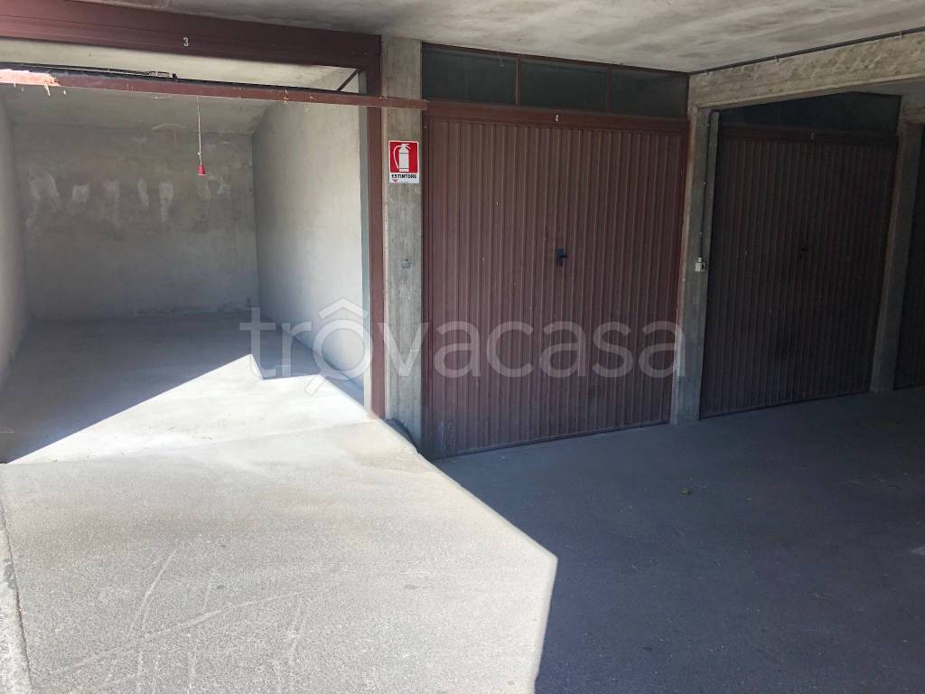 Garage in vendita a Sarre frazione Poinsod, 126