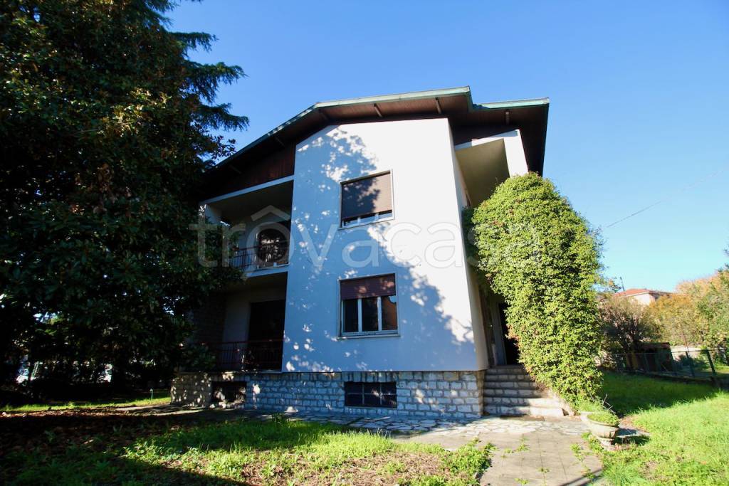 Villa Bifamiliare in vendita a Monza via Giovanni Paisiello, 28