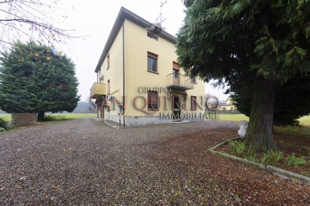 Villa Bifamiliare in vendita a Reggio nell'Emilia via Bethowen, 125