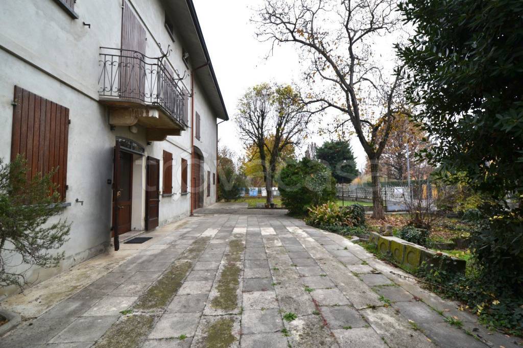 Villa Bifamiliare in vendita a Castelnovo di Sotto via Legnano
