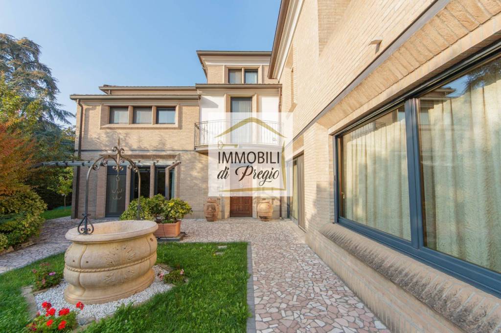 Villa in vendita a Parma via Arte Dei Cartai
