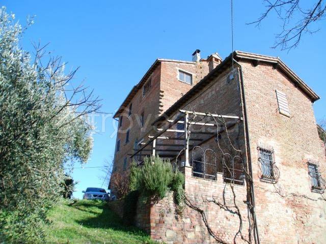 Villa in vendita a Castiglione del Lago via XXV Aprile 3