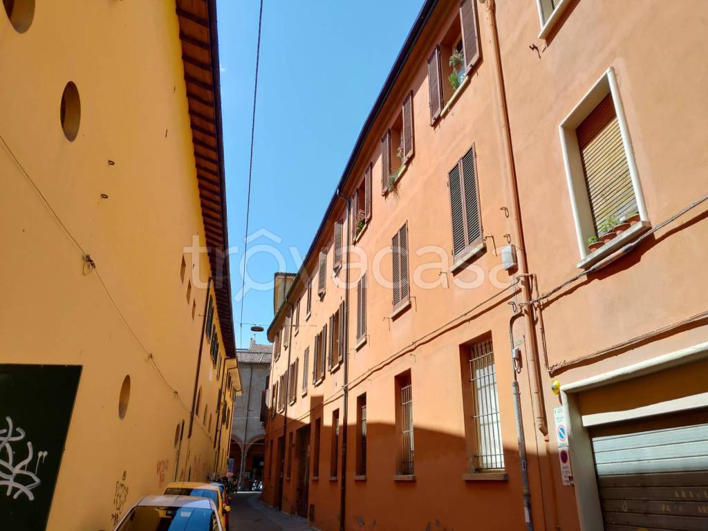 Garage in vendita a Bologna vicolo Borchetta