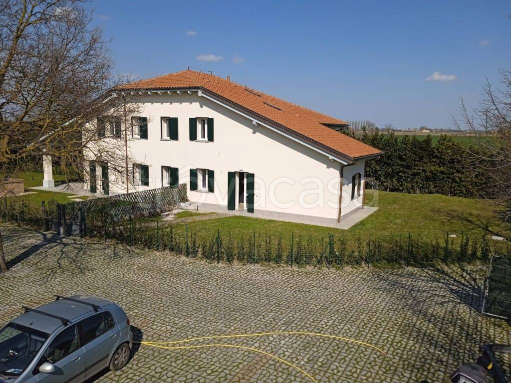 Villa in vendita a San Pietro in Casale san Pietro in Casale
