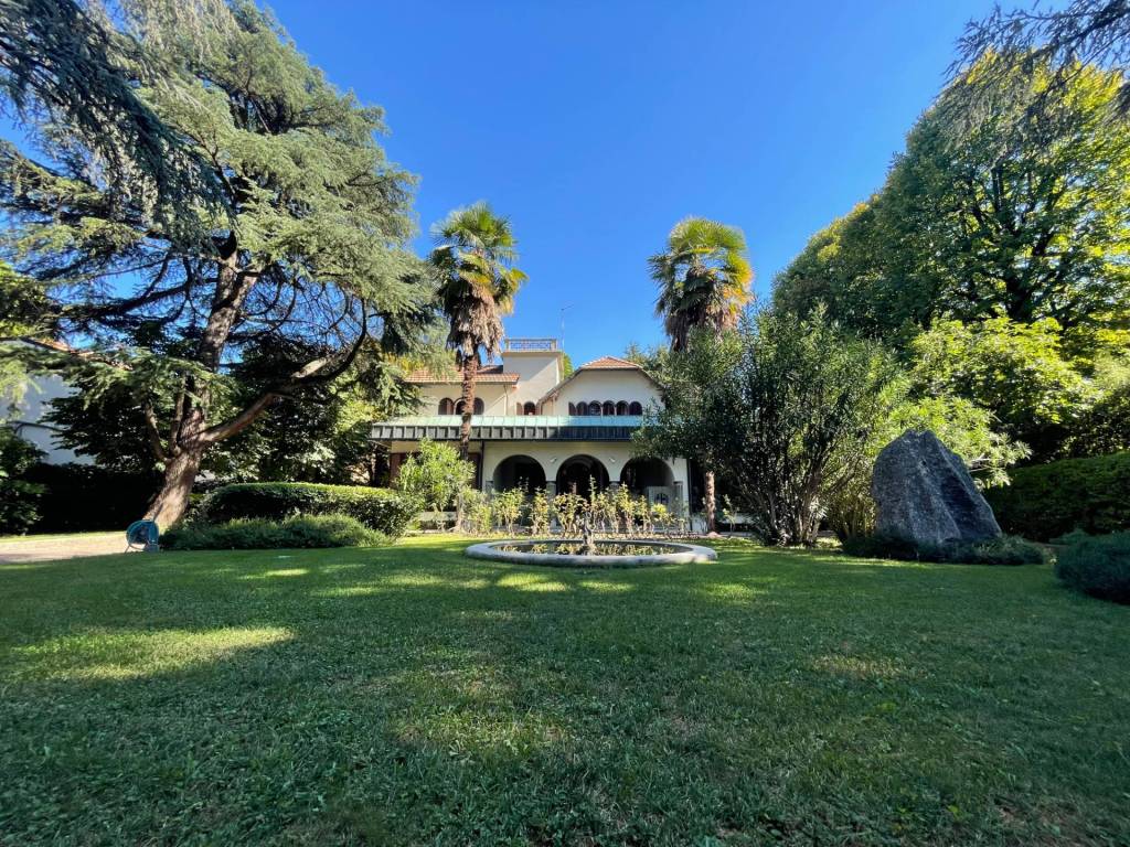 Villa in vendita a San Lazzaro di Savena via Carlo Jussi