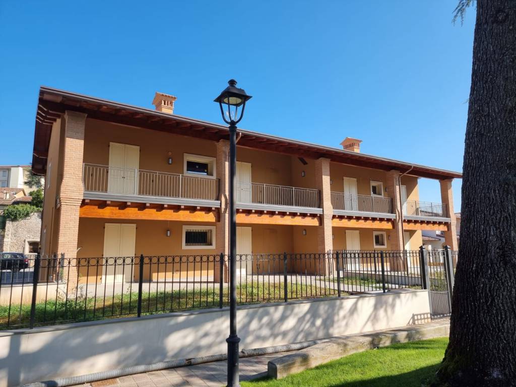 Appartamento in vendita a Calcinato via San Germano, 1