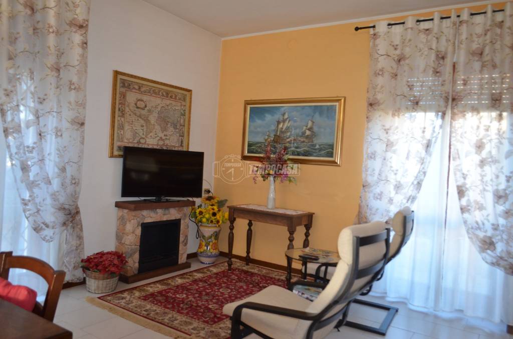 Casa Indipendente in vendita ad Agrate Brianza via roma
