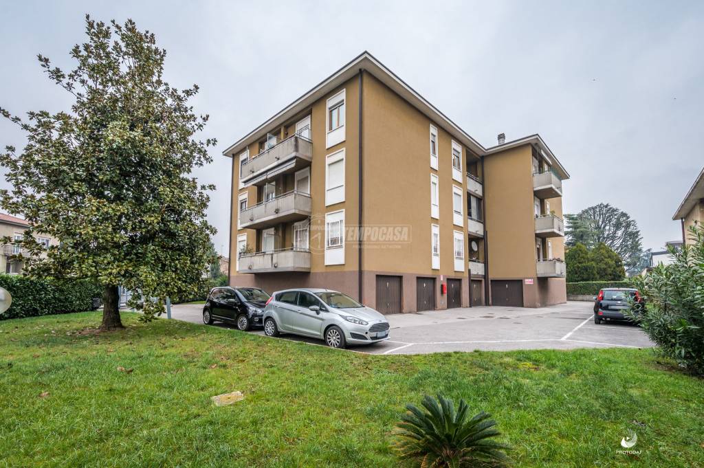 Appartamento in vendita a Vedano al Lambro via Cesare Battisti, 24
