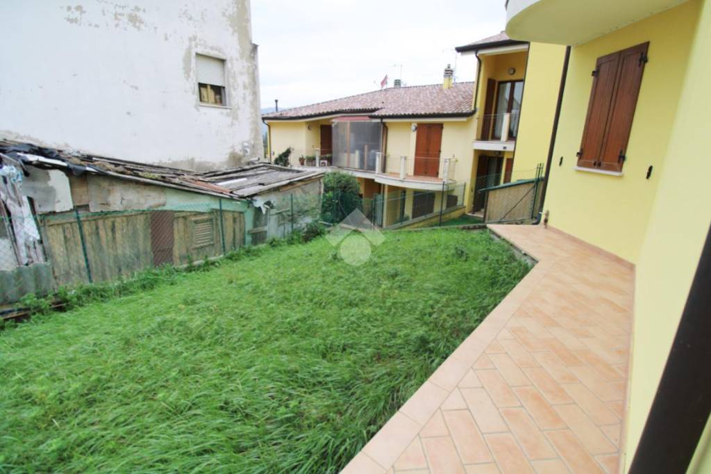 Villa a Schiera in vendita a Montescudo-Monte Colombo via Poggio di Sopra
