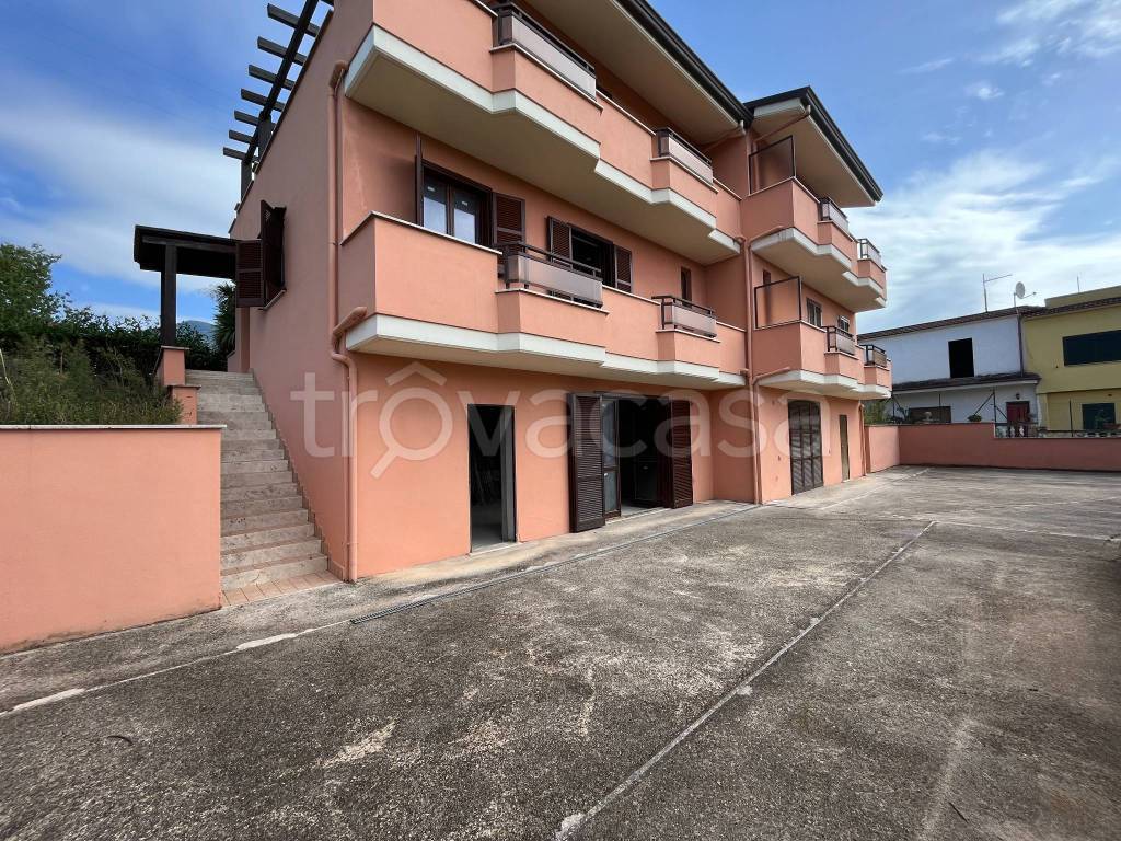 Villa Bifamiliare in vendita ad Alatri strada Regionale di Fiuggi