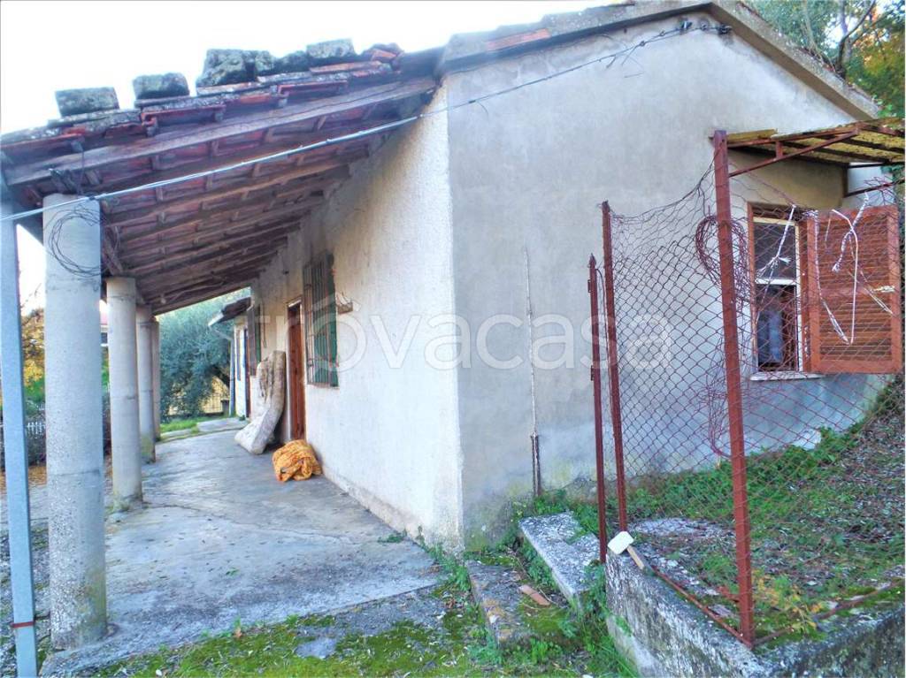 Casa Indipendente in vendita a Frosinone via colle marte, 29