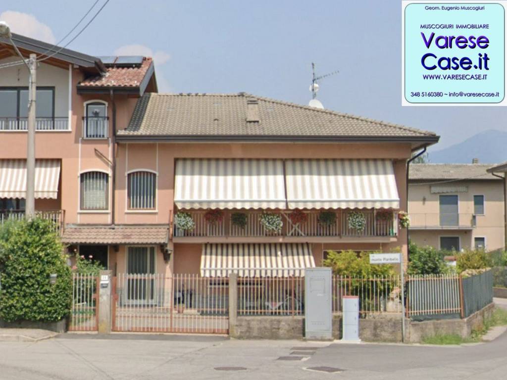 Villa Bifamiliare in affitto a Porto Ceresio via alla Bolletta, 4