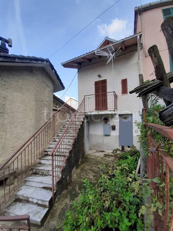 Casa Indipendente in vendita a Lumarzo
